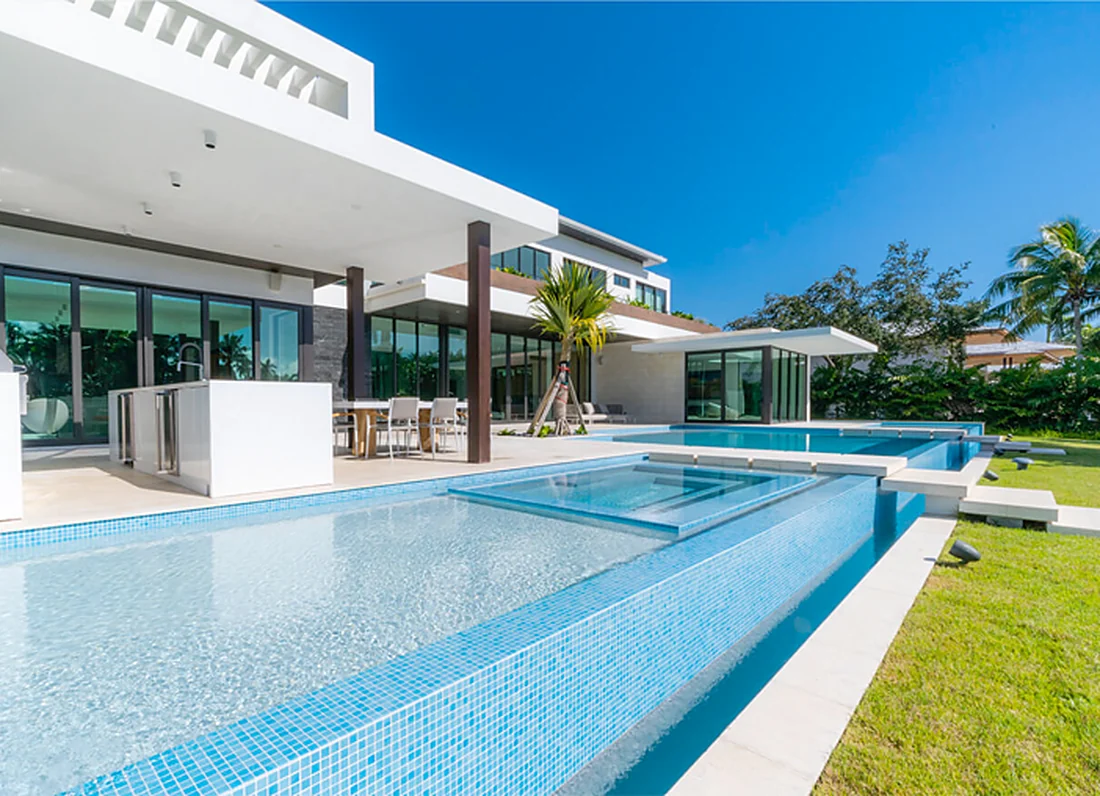 Real Estate Media Services: modern house with pool